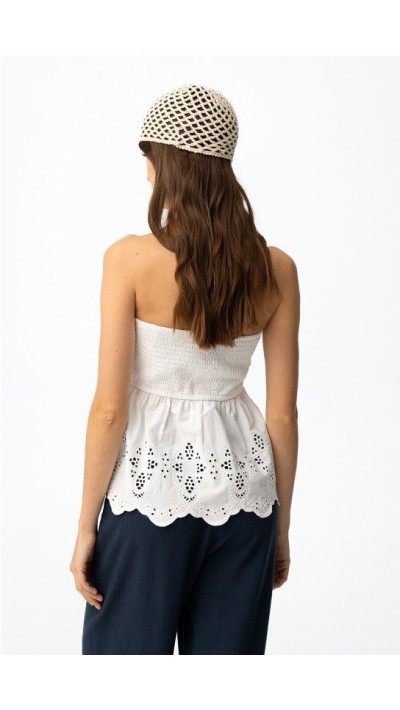 top strad goma en escote palabra de honor bordado