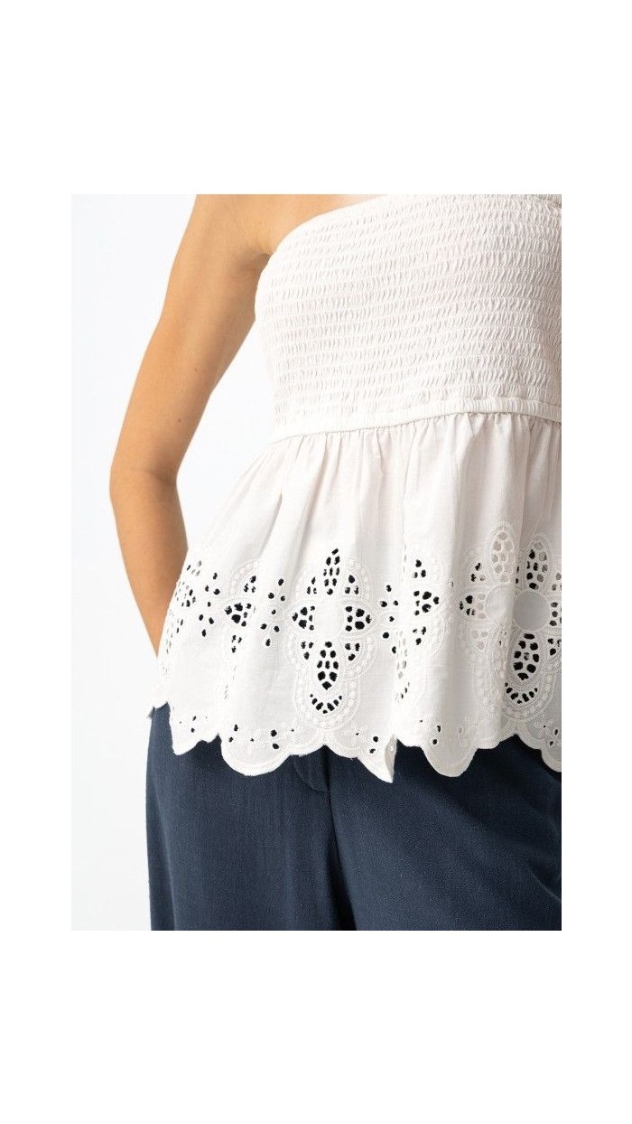 top strad goma en escote palabra de honor bordado