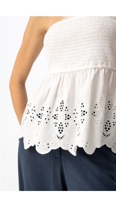 top strad goma en escote palabra de honor bordado