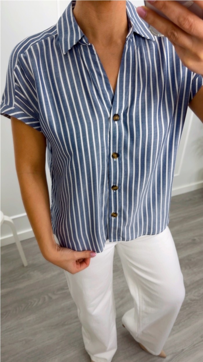 CAMISA MANGA CORTA ESCOTE PICO BOTONES A CONTRASTE