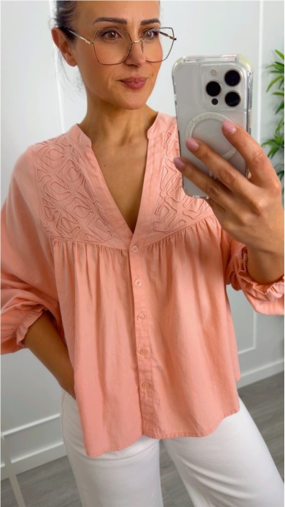 BLUSA BORDADA MANGA ESCOTE PICO