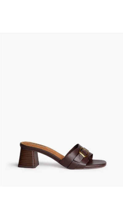 SANDALIA  TACÓN CUADRADO HEBILLA ADORNO DORADO