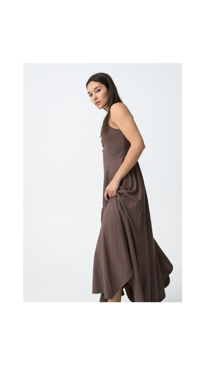 VESTIDO MARRÓN CHOCO ESCOTE DETALLE