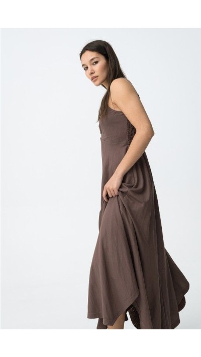 VESTIDO MARRÓN CHOCO ESCOTE DETALLE