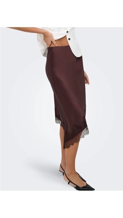 FALDA SATÉN CORTE DESIGUAL 2