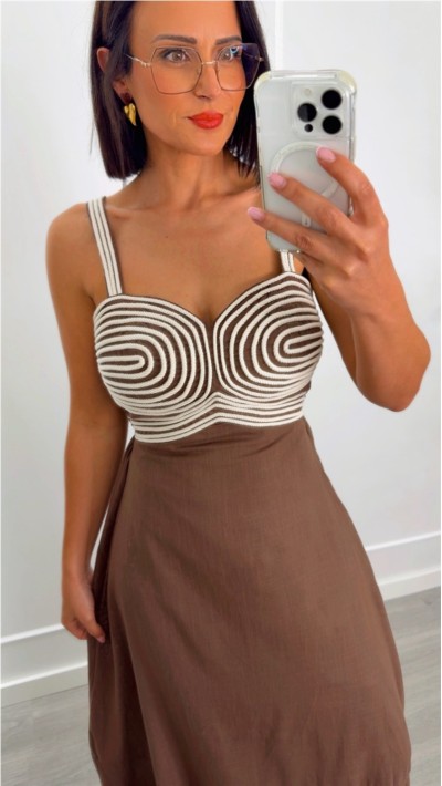 VESTIDO TIRAS  MARRÓN CHOCO ESCOTE DETALLE BEIGE