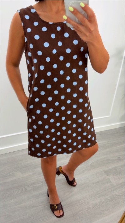 VESTIDO FONDO MARRÓN CHOCO LUNARES AZUL CIELO