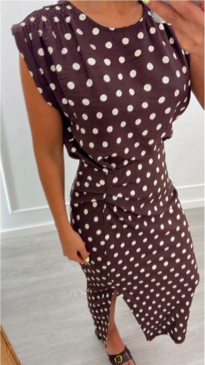 BLUSA FONDO MARRÓN CHOCO TOPITOS EN BEIGE 2