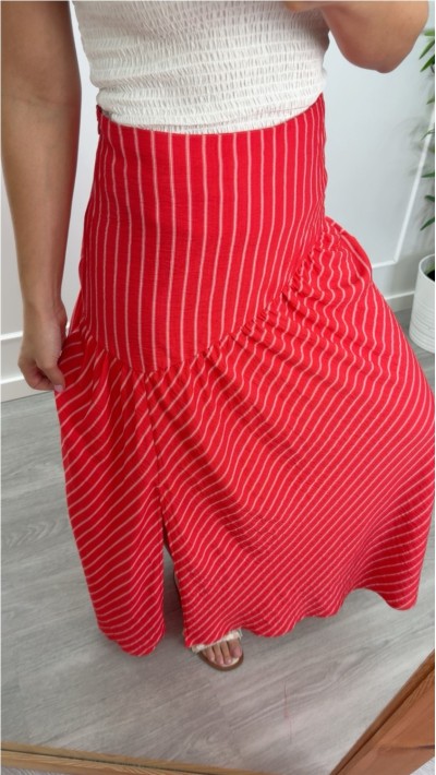 FALDA MIDI FONDO ROJO RAYAS BLANCAS
