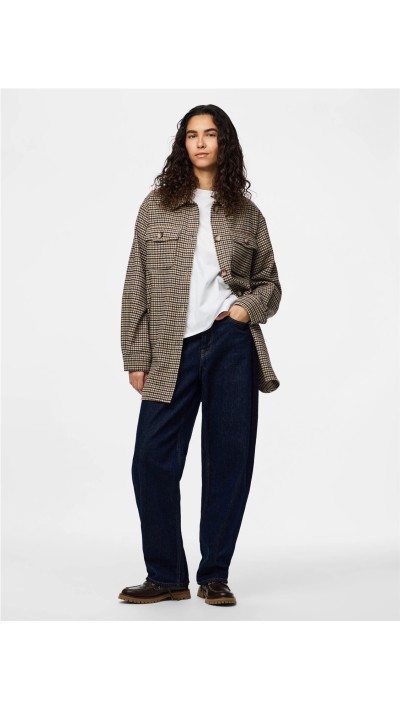 CHAQUETA SOBRE CAMISA DE CUADROS MARRÓN 2