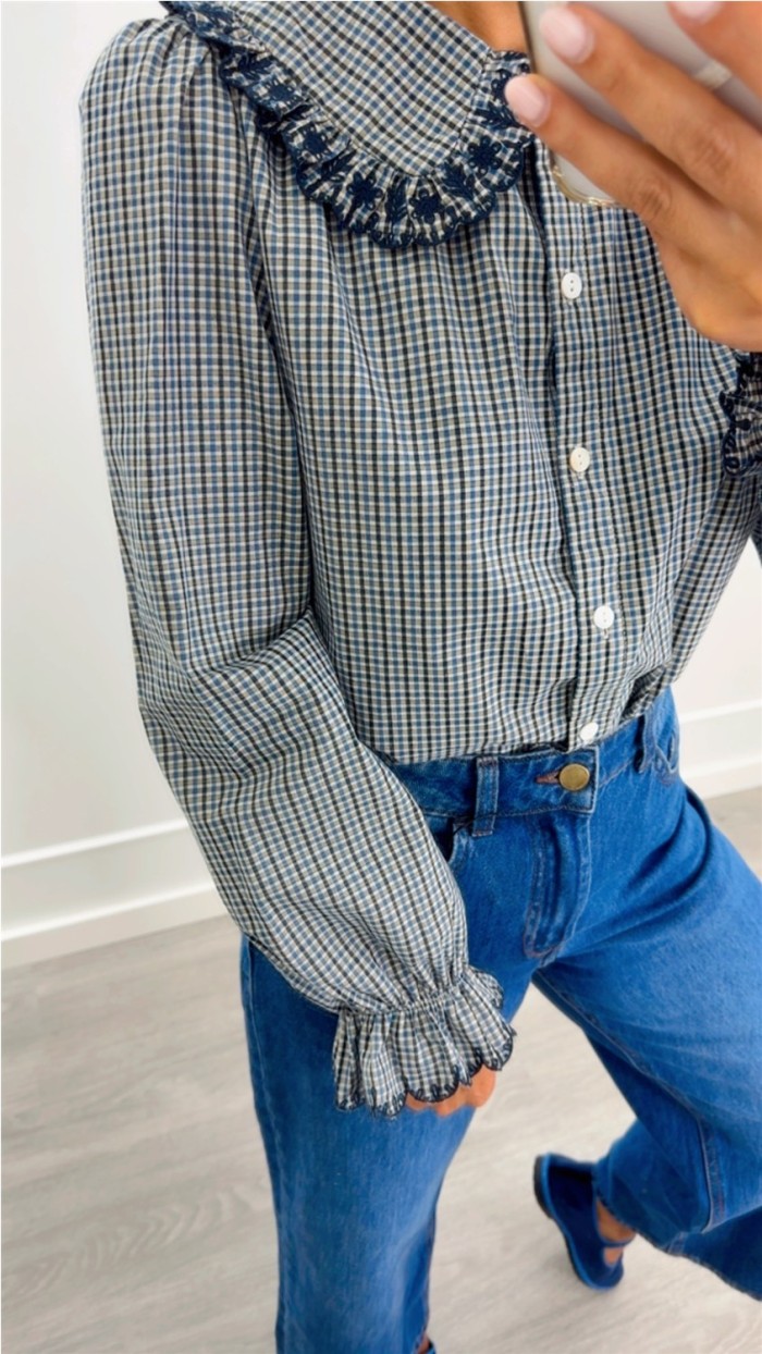 BLUSA CUELLOS CUADROS Y BORDADOS