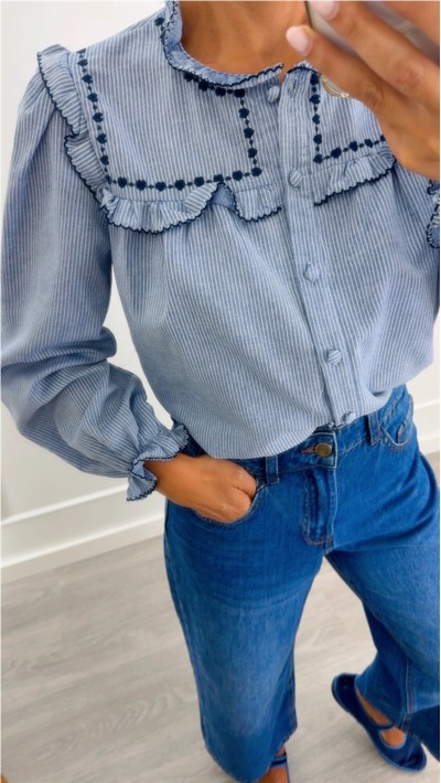 BLUSA RAYAS BORDADO CORAZONES AZUL