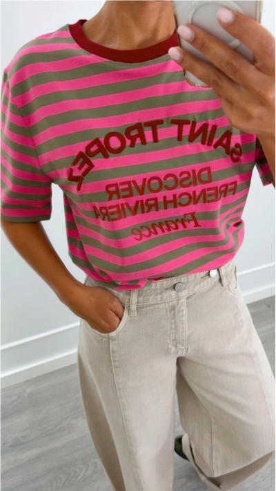 CAMISETA DE RAYAS COLORES FRASE LETRAS A CONTRASTE
