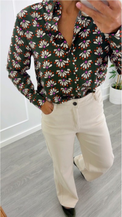 CAMISA FONDO VERDE FLORES BLANCAS 2