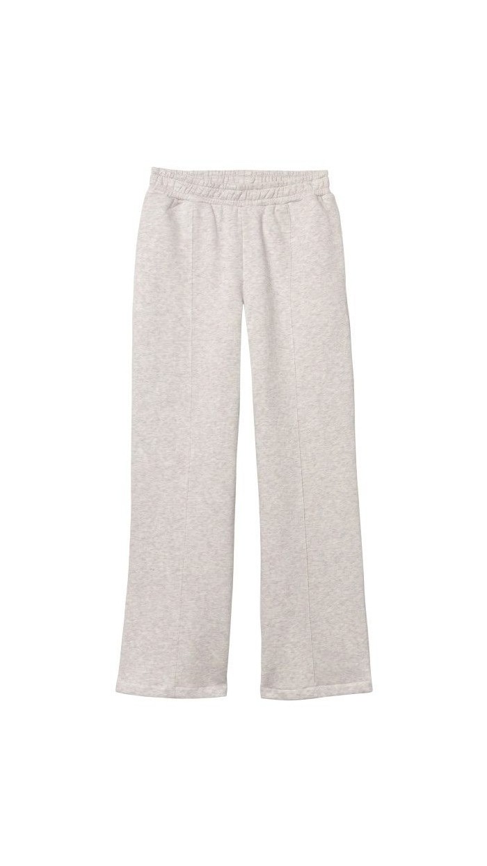 pantalón chandalero gris y marrón
