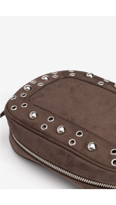 bolso bandolera marrón con detalles metal