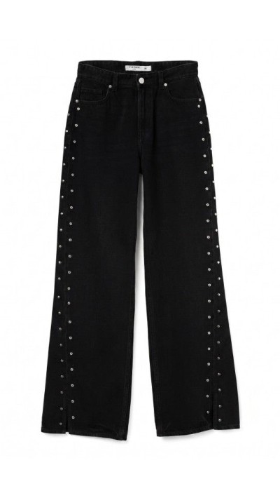 pantalón negro tachuelas