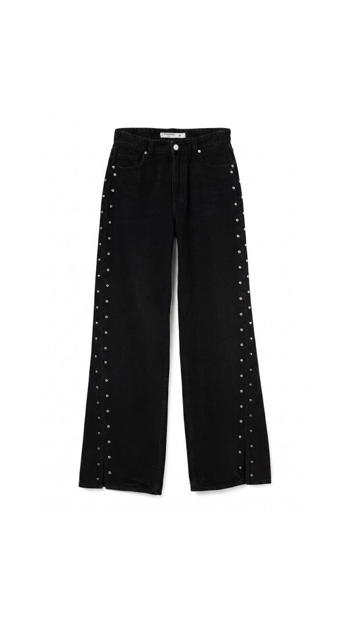 pantalón negro tachuelas