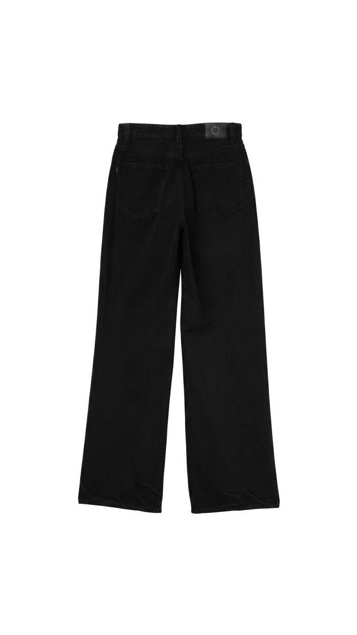 pantalón negro tachuelas