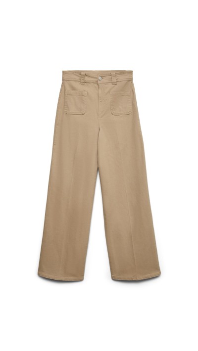 pantalón camel detalle bolsillos delanteros
