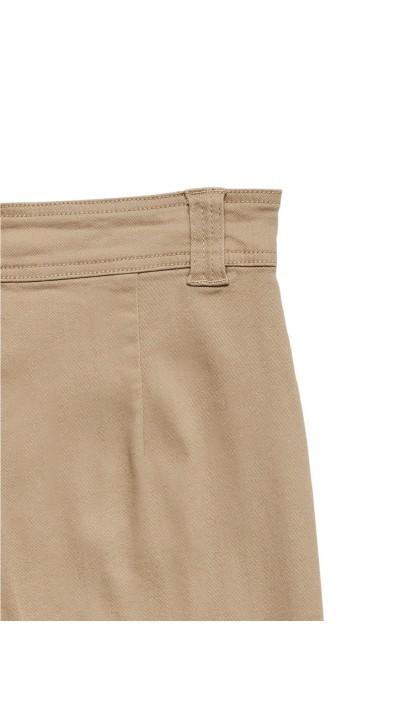 pantalón camel detalle bolsillos delanteros 2