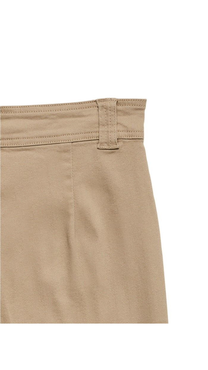 pantalón camel detalle bolsillos delanteros