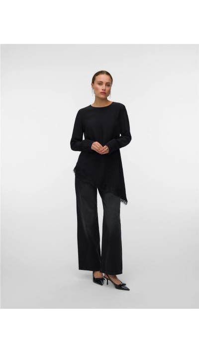blusa negra detalle asimetrico encaje 2