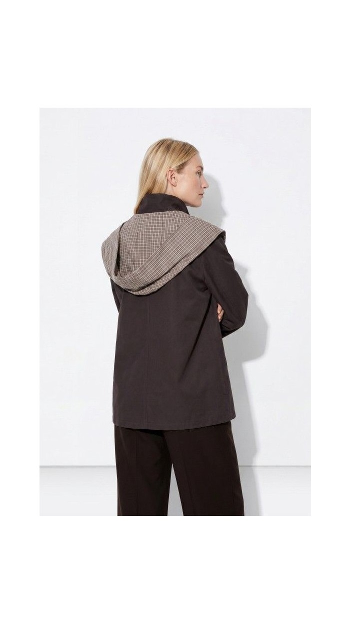 Chaqueta de corte amplio en gris oscuro con capucha a cuadros y cierre