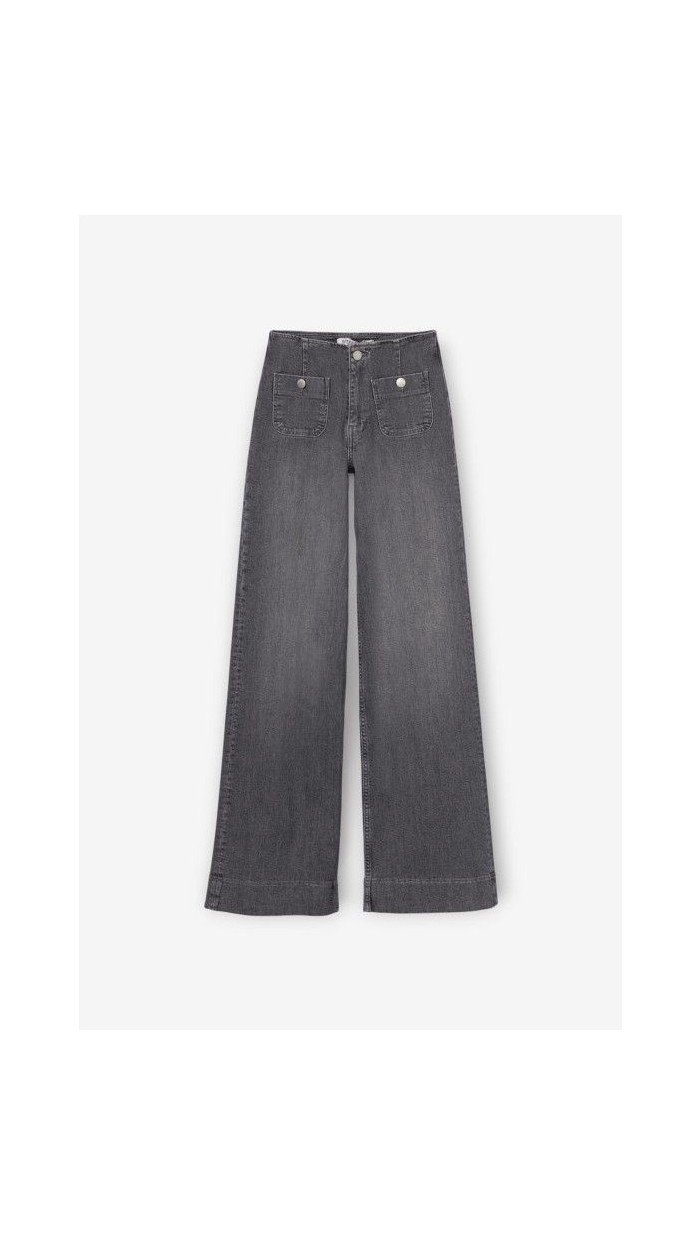 Pantalón vaquero recto en tono gris oscuro, talle alto y bolsillos del